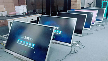 A technology company in Beijing has ordered hundreds of 65-inch conference machines in our company.